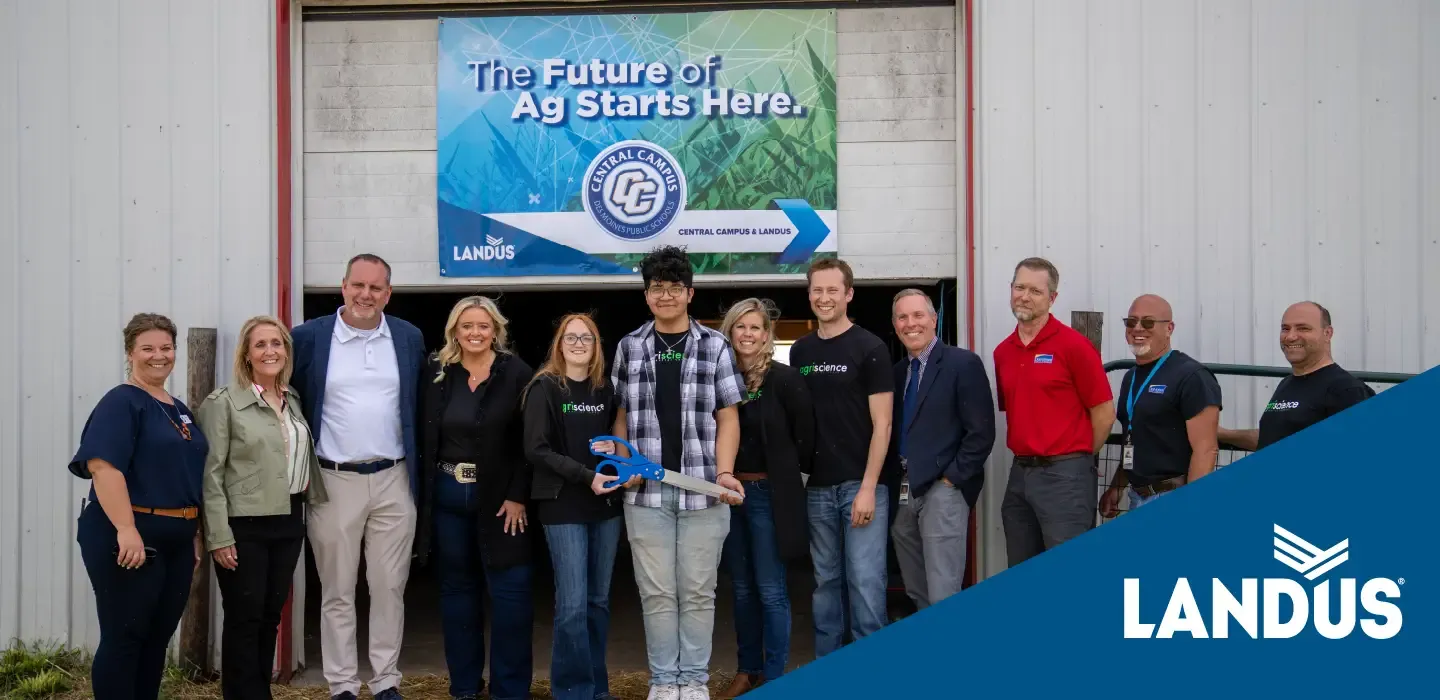 Des Moines Central Campus Unveils New Barn for Agriculture Students